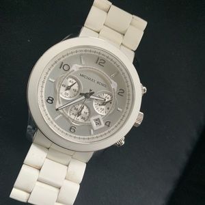 MK watch